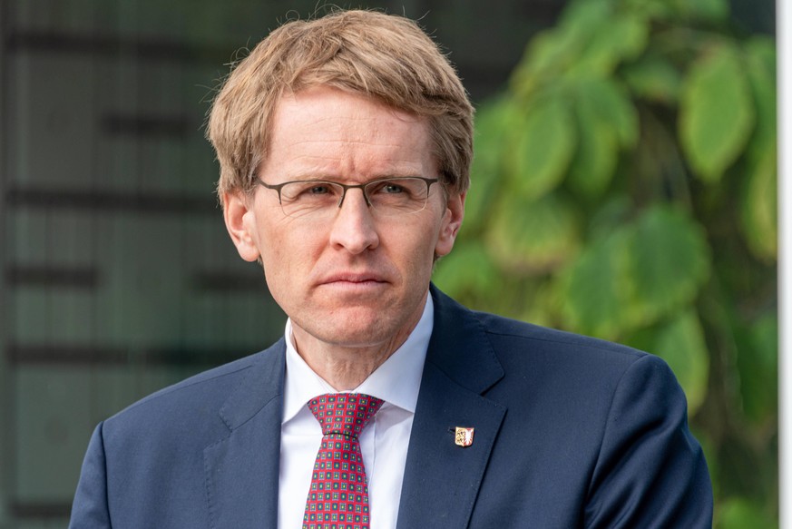Kritik übte Schleswig-Holsteins Ministerpräsident Daniel Günther (CDU) auch am Ausbleiben der Hilfszahlungen für vom Corona-Lockdown betroffene Unternehmen.