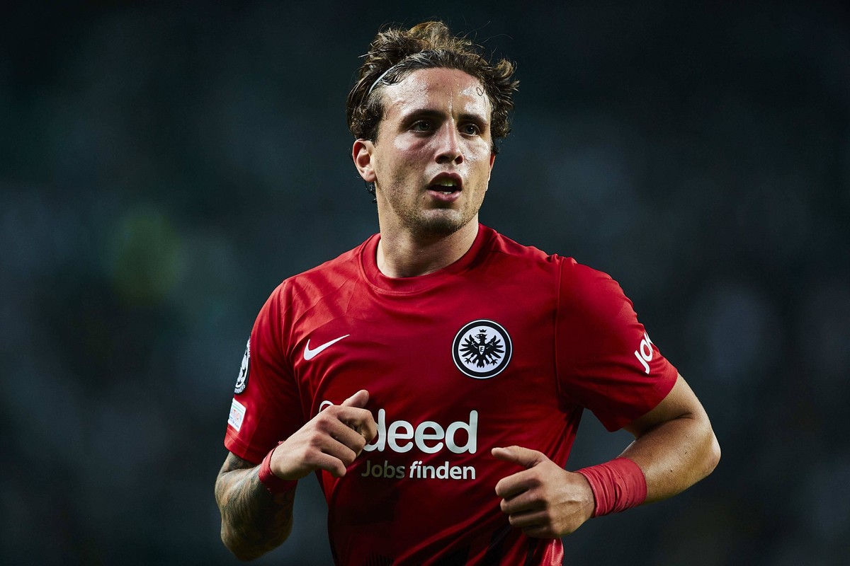 Luca Pellegrini Eintracht Frankfurt, 33 Sporting Clube de Portugal gegen Eintrach Frankfurt, Champions League, Gruppenphase, 6. Spieltag, Spielzeit 2022/2023, 01.11.2022 DFL DFB REGULATIONS PROHIBIT A ...