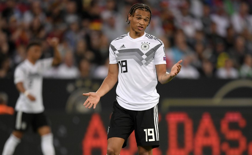 Leroy Sané weiß offenbar noch nicht, ob er zum FC Bayern wechseln will oder nicht.