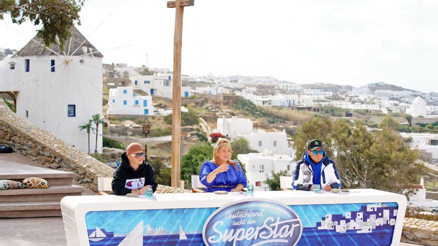 Die Jury Mike Singer (l.), Maite Kelly und Dieter Bohlen am ersten Set des Auslands-Recalls auf Mykonos - der _180