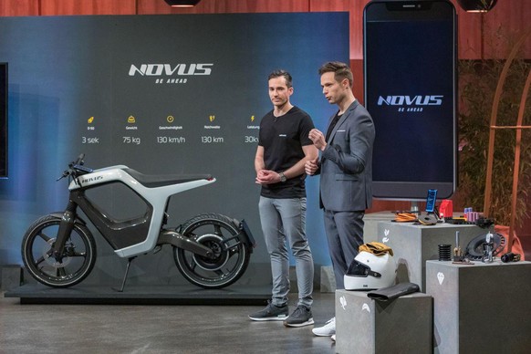 Tragische "Verlierer" des Montagabends waren die "Novus"-Gründer Marcus und Réne (rechts). Ihr futuristisches E-Bike gefiel allen "Löwen" super. Nur investieren wollte niemand.