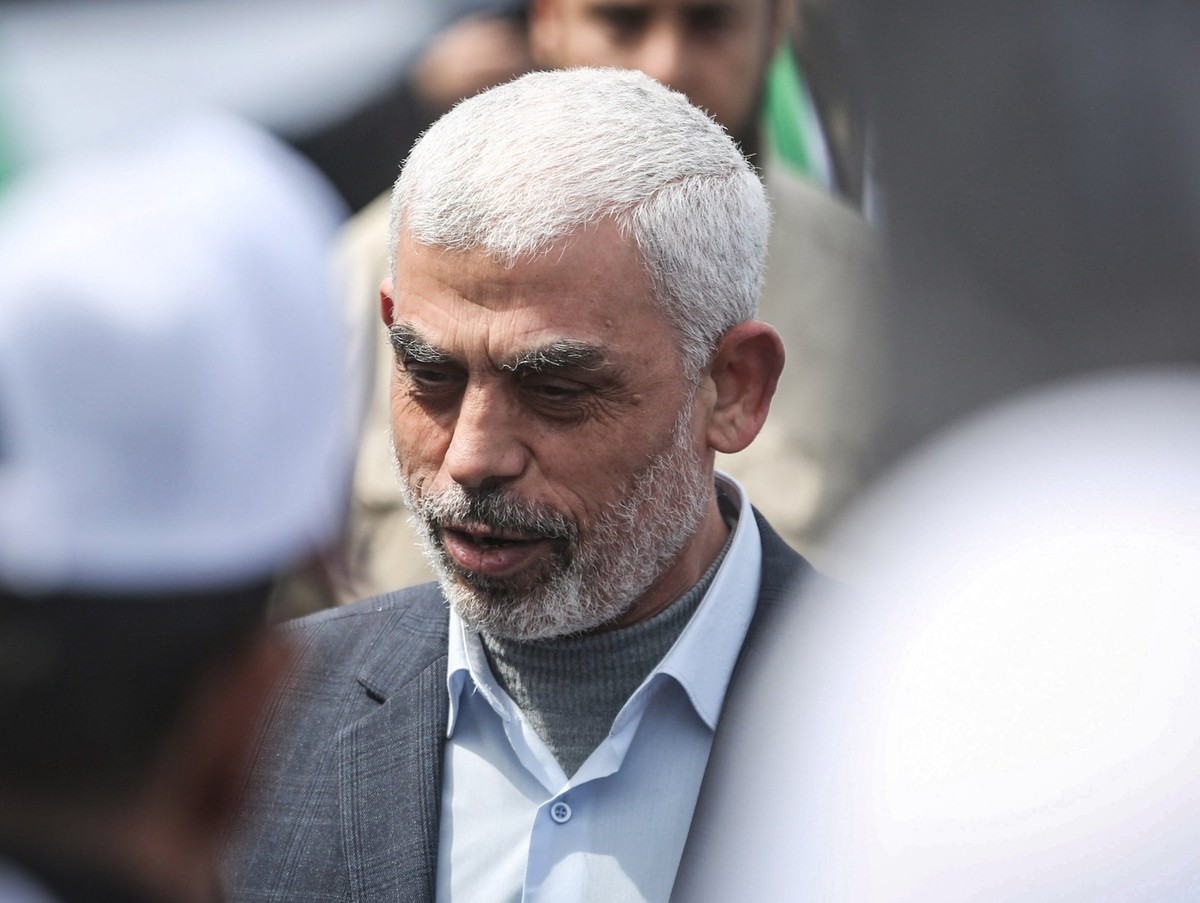 ARCHIV - 30.03.2022, Palästinensische Gebiete, Gaza-Stadt: Jihia al-Sinwar, Leiter des militärischen Flügels der islamistischen Terrorgruppe Hamas im Gazastreifen, nimmt an einer Veranstaltung in Gaza ...