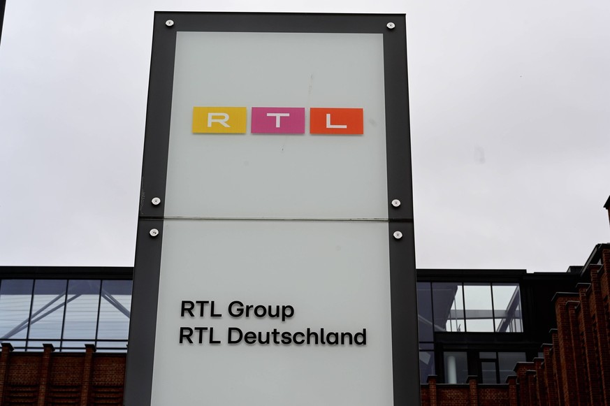 Schriftzug Logo von RTL Television, RTL Group und RTL Deutschland, ein internationales Medienunternehmen, Senderfamilie mit deutschsprachigen Privatsender der RTL Group mit Sitz in Köln *** Lettering  ...
