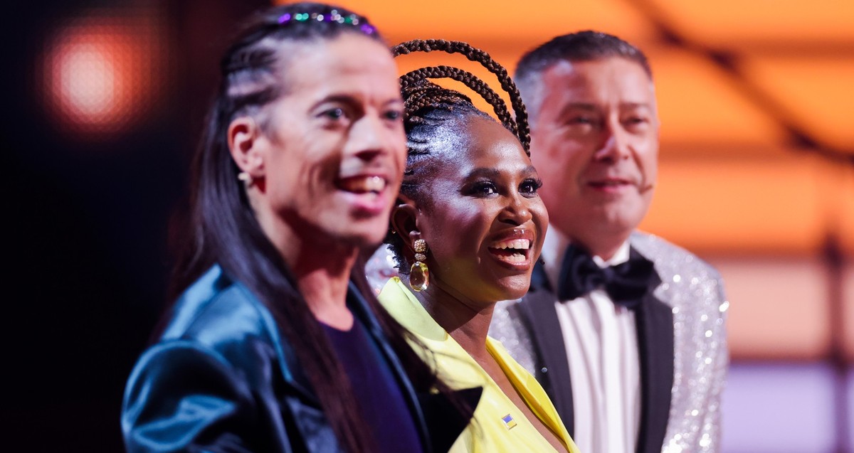 ARCHIV - 20.05.2022, Nordrhein-Westfalen, Köln: Jorge Gonzalez (l-r), Motsi Mabuse und Joachim Llambi, Jurymitglieder, sitzen in der RTL-Tanzshow «Let's Dance» im Coloneum. (zu dpa: «RTL und «Let ...