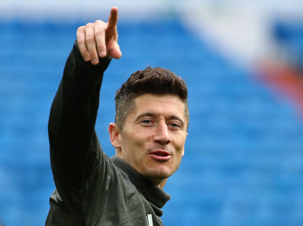 Soccer Football - Champions League - Bayern Munich Training - Santiago Bernabeu, Madrid, Spain - April 30, 2018 Bayern Munich&#039;s Robert Lewandowski during training REUTERS/Michael Dalder