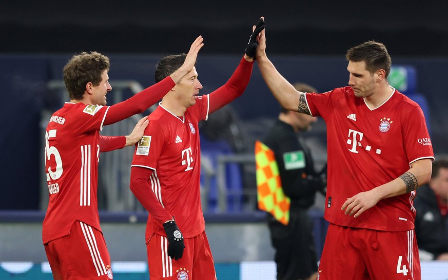 FC Schalke 04 - FC Bayern München Robert Lewandowski FC Bayern München Niklas Süle Suele FC Bayern München Thomas Müller Mueller FC Bayern München FC Schalke 04 - FC Bayern Muenchen Veltins Arena 24.  ...