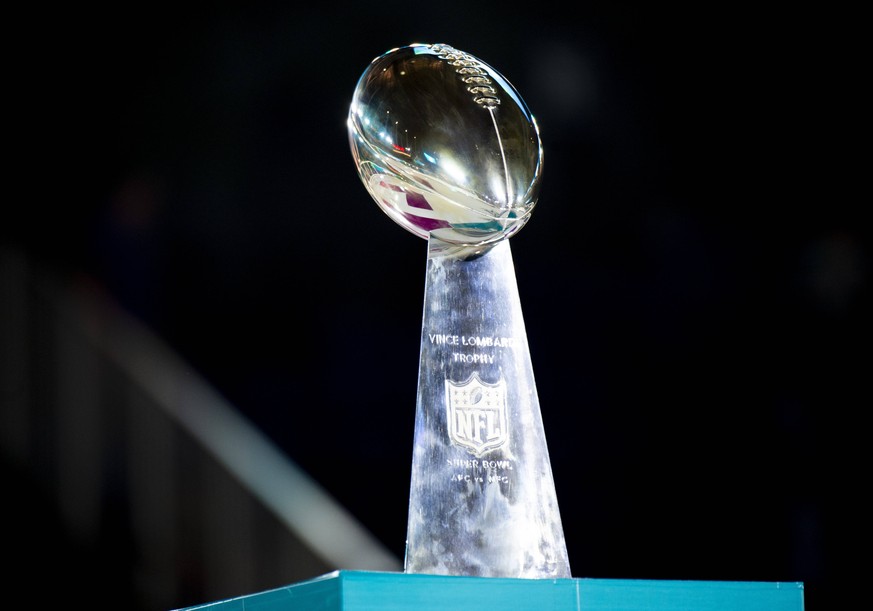 MIAMI, FL - JANUARY 27: The Vince Lombardy trophy on display during the NFL, American Football Herren, USA Super Bowl Opening Night at Marlins Park in Miami, Fla. on January 27, 2020 Photo by Doug Mur ...