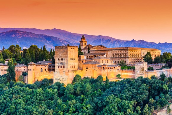 Die Alhambra in Granada ist immer eine Reise wert.