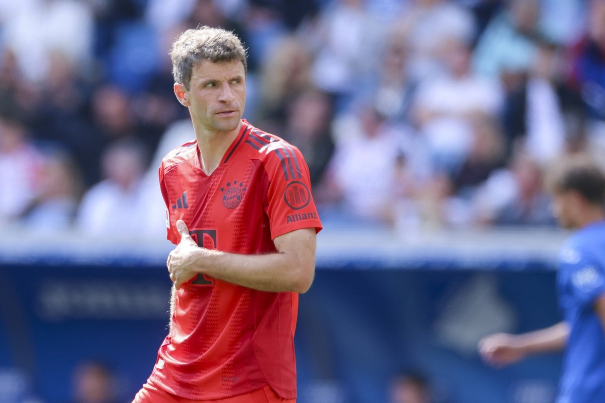 Thomas Mueller FC Bayern Muenchen schaut enttaeuscht, Bundesliga, TSG 1899 Hoffenheim v FC Bayern M�nchen, PreZero-Arena am 17. May 2025 in Sinsheim, Deutschland. Foto von Marco Steinbrenner/DeFodi Im ...