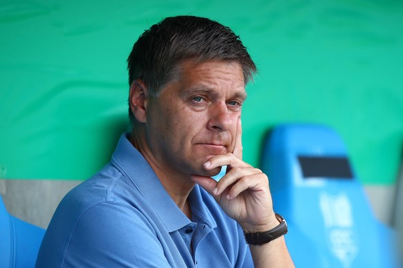 01.08.2022, xtgx, Fussball DFB Pokal 1. Runde, Chemnitzer FC - 1. FC Union Berlin emspor, v.l. Oliver Ruhnert Union Berlin, Geschaeftsfuehrer Portrait, Portraet, Einzelbild nachdenklich DFL/DFB REGULA ...