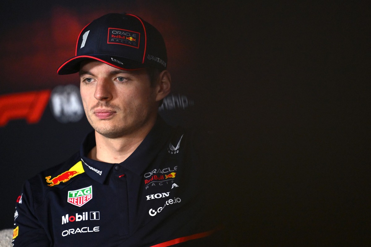 dpatopbilder - 13.03.2025, Australien, Melbourne: Motorsport: Formel-1-Weltmeisterschaft, Grand Prix von Australien. Max Verstappen von Red Bull Racing während einer Fahrer-Pressekonferenz auf dem Alb ...