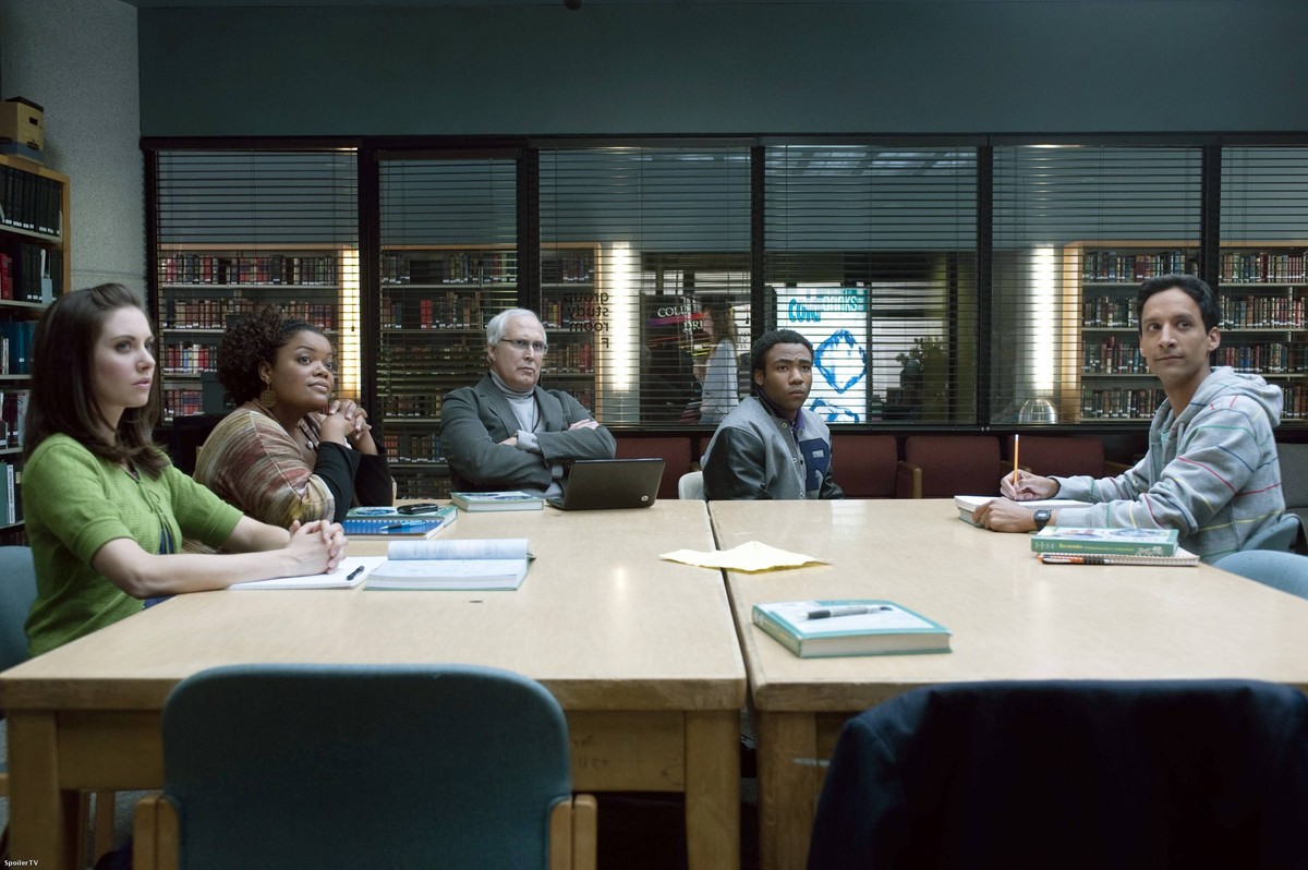 Community Season 1 (2009 - 2010) Yvette Nicole Brown, Danny Pudi, Donald Glover, Chevy Chase, Alison Brie Los Angeles CA PUBLICATIONxINxGERxSUIxAUTxONLY Copyright: xPaulxDrinkwaterx 32517_106THA

Co ...