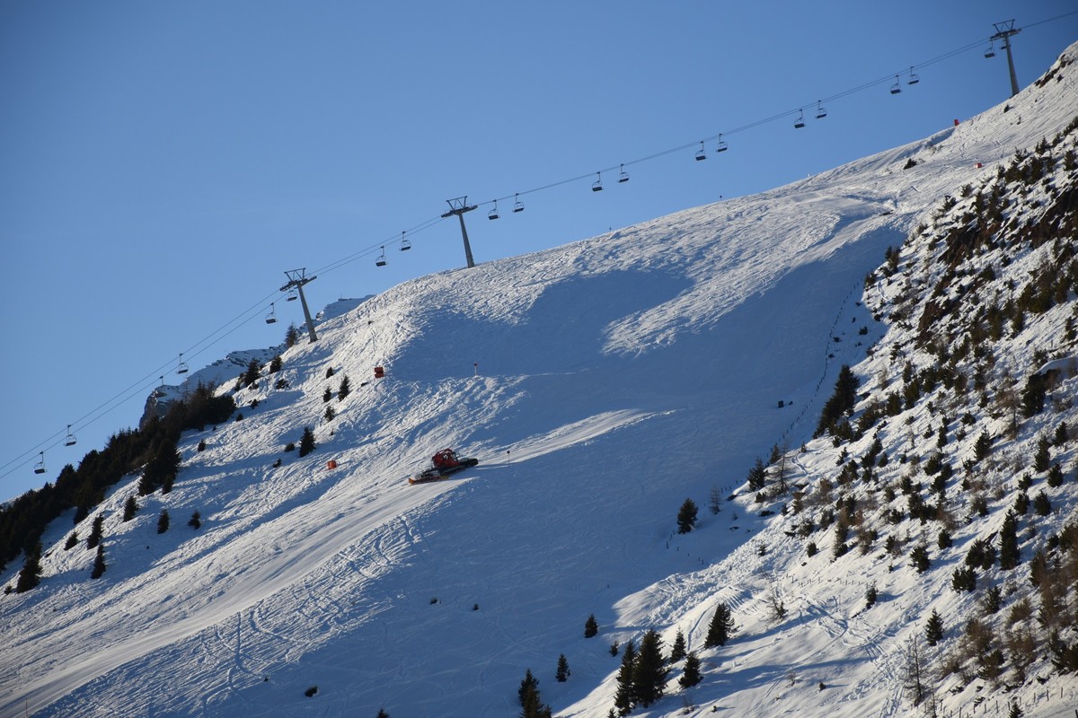 Lienz Dolomites,Zettersfeld,Ski Area,Slopes,Evening,Carnival Alm,East Tyrol,Lienz, 21.03.2016 14:12:13, Copyright: xTRFilmx Panthermedia16405818