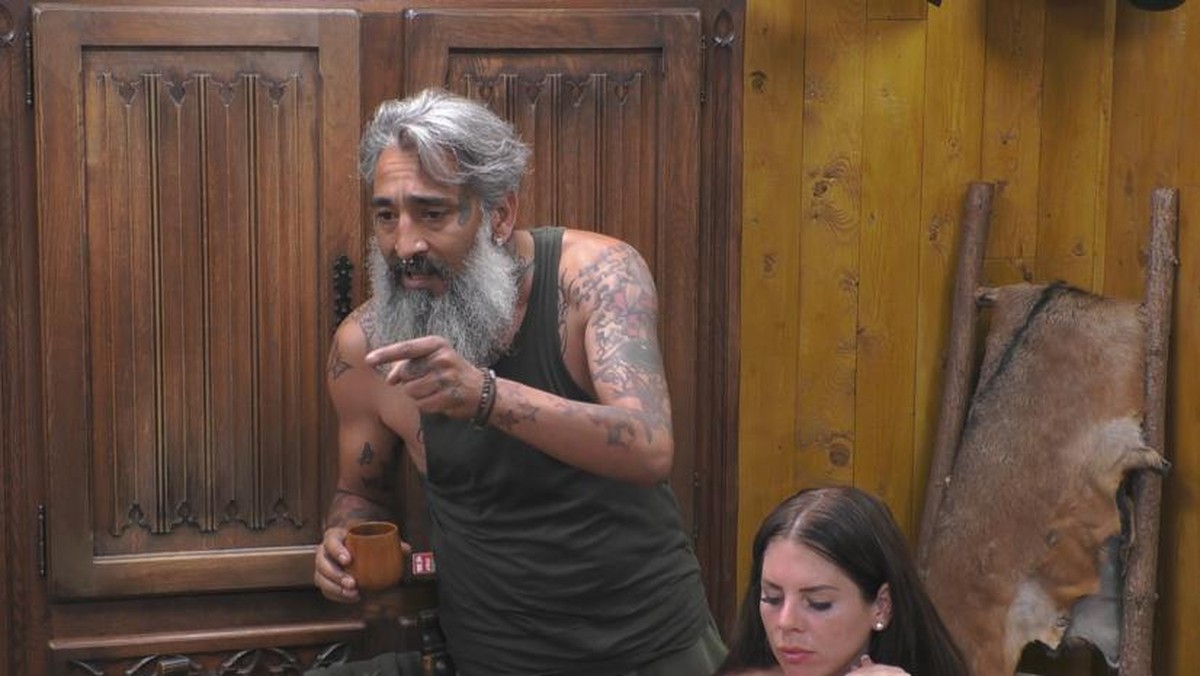 Szene-DJ Senay Gueler schießt gegen Emmy Russ. Titel: Promi Big Brother 2020;
Copyright: SAT.1;
Bildredakteur: Clarissa Schreiner;
Rechtehinweis: Dieses Bild darf bis eine Woche nach Ausstrahlung ...