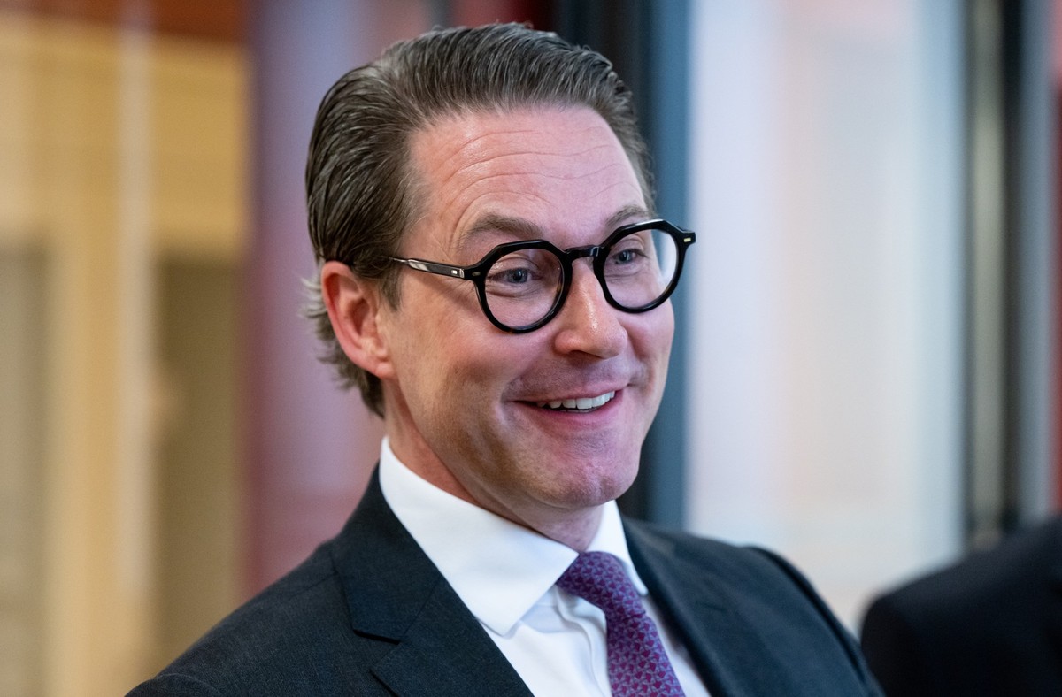 22.05.2023, Bayern, M�nchen: Andreas Scheuer (CSU), ehemaliger Bundesverkehrsminister, kommt vor Beginn des Untersuchungsausschuss Stammstrecke in den Konferenzsaal vom bayerischen Landtag. Scheuer mu ...