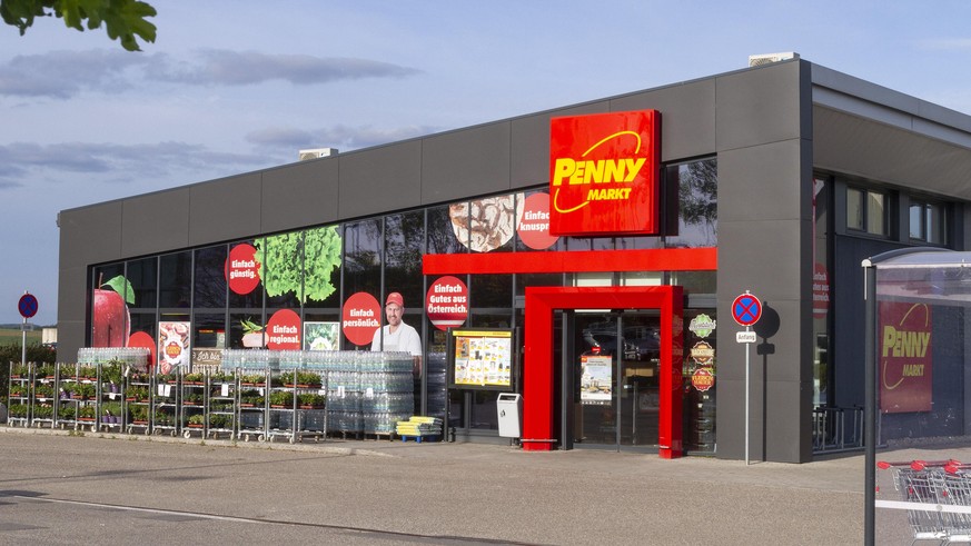 Penny Markt, Filiale *** Penny Market, Branch Office PUBLICATIONxINxGERxSUIxAUTxHUNxONLY 1065517218