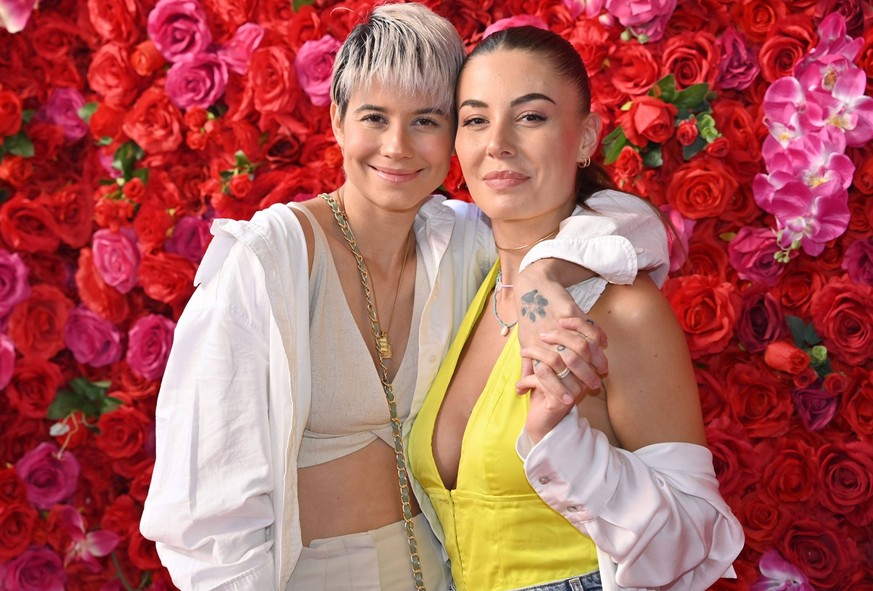 Hanna Sökeland mit Freundin Jessica Huber bei der TKMaxx Eröffnung im Supercandy Pop Up Museum. Köln, 10.05.2023 *** Hanna Sökeland with friend Jessica Huber at the TKMaxx opening at the Supercandy Po ...