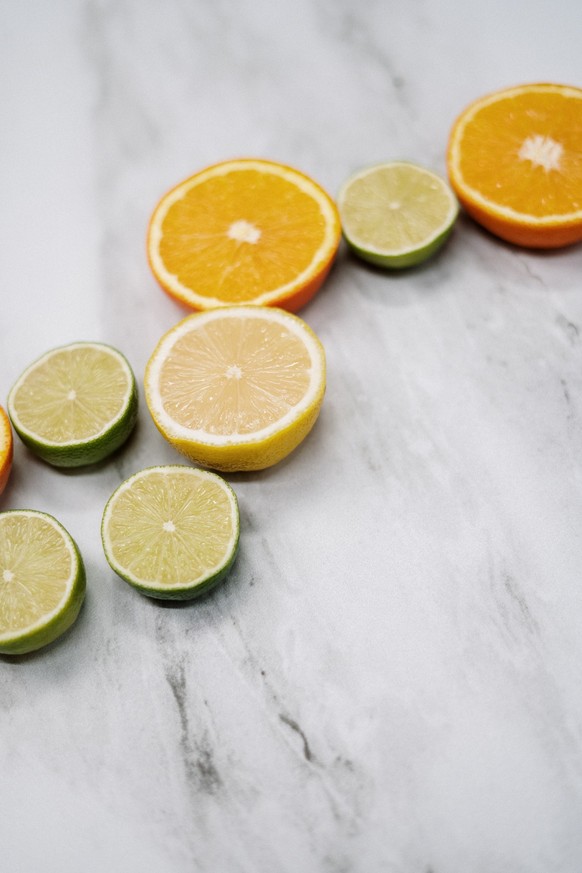 Zitrusfrüchte Zitrone Limette Orange Scheiben