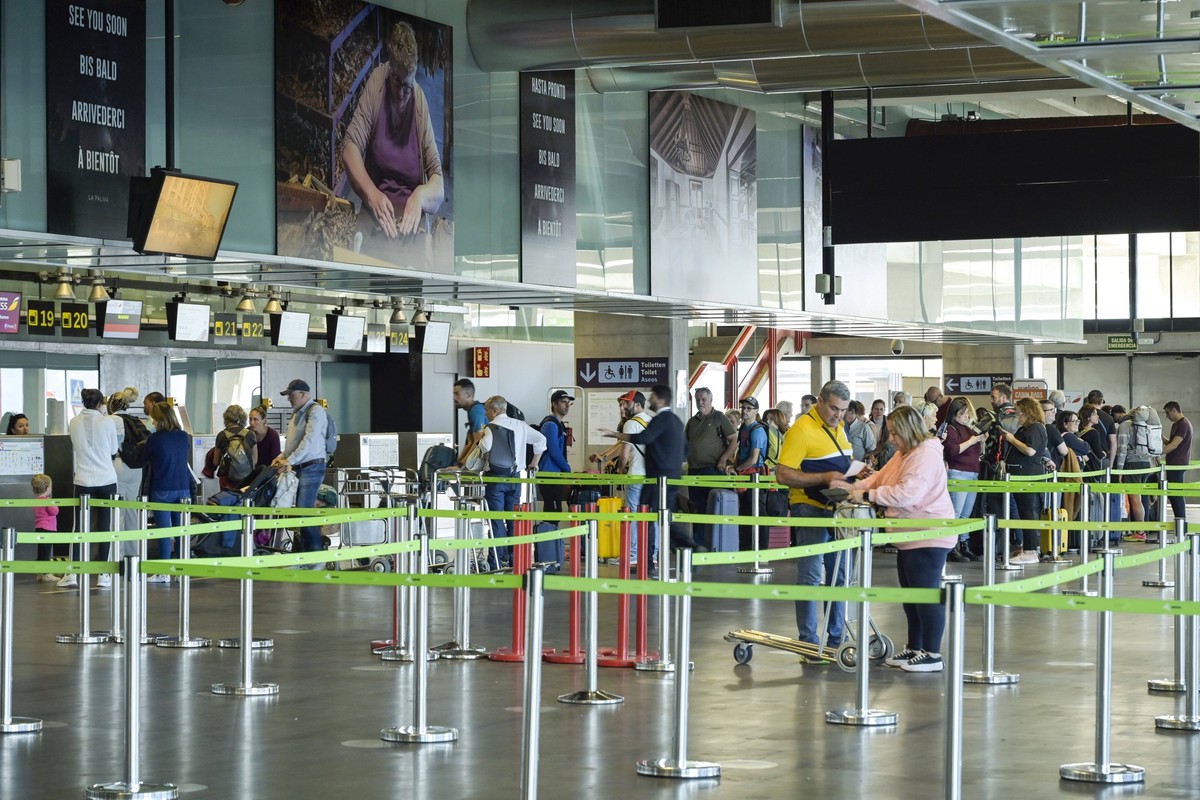 Checkin Counter, Aeropuerto de La Palma, La Palma, Spanien *** Checkin Counter, Aeropuerto de La Palma, La Palma, Spain
