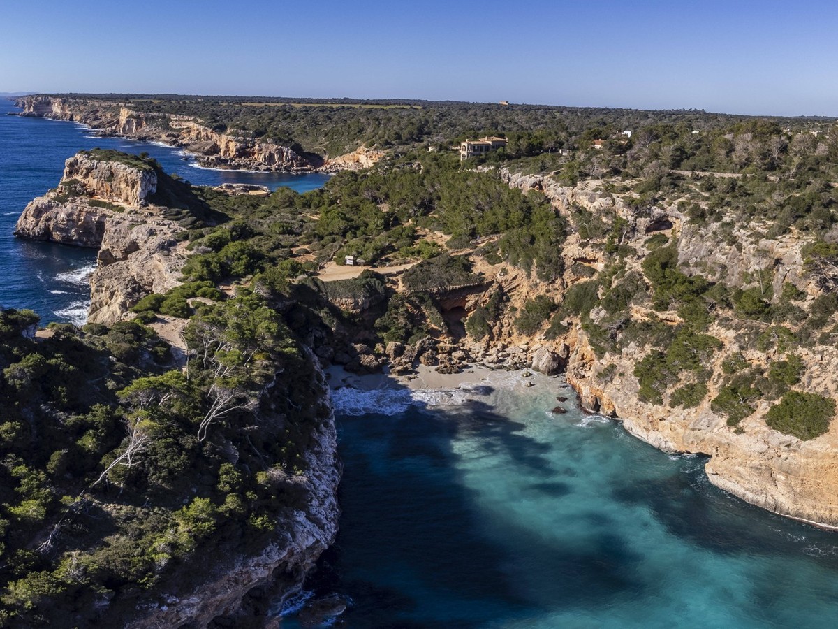 Caló d es Moro Caló d es Moro, Santanyi, Mallorca, Balearic Islands, Spain Copyright: xZoonar.com/BartomeuxBalaguerxRotgerx 19822429