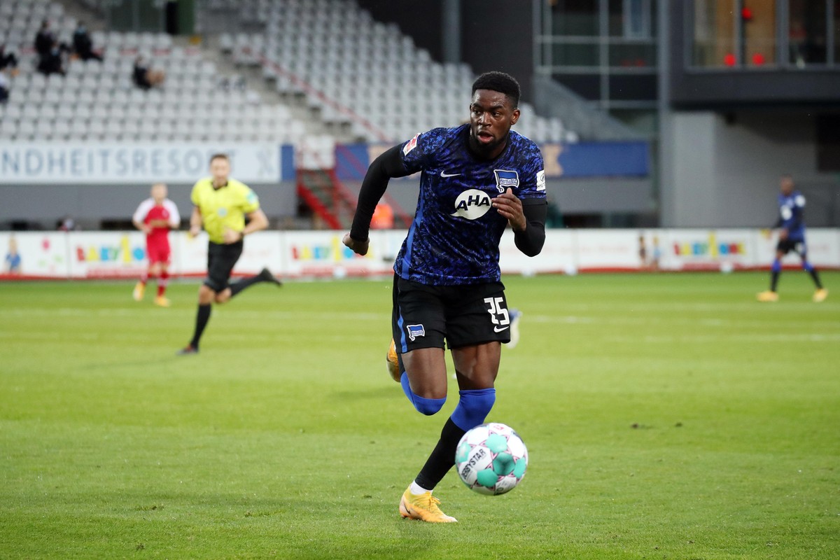 Deutschland, Freiburg, 20.12.2020, Fussball, Bundesliga, Saison 2020/2021, SC Freiburg - Hertha BSC Berlin: Jordan Torunarigha (Hertha BSC Berlin), DFL/DFB REGULATIONS PROHIBIT ANY USE OF PHOTOGRAPHS ...