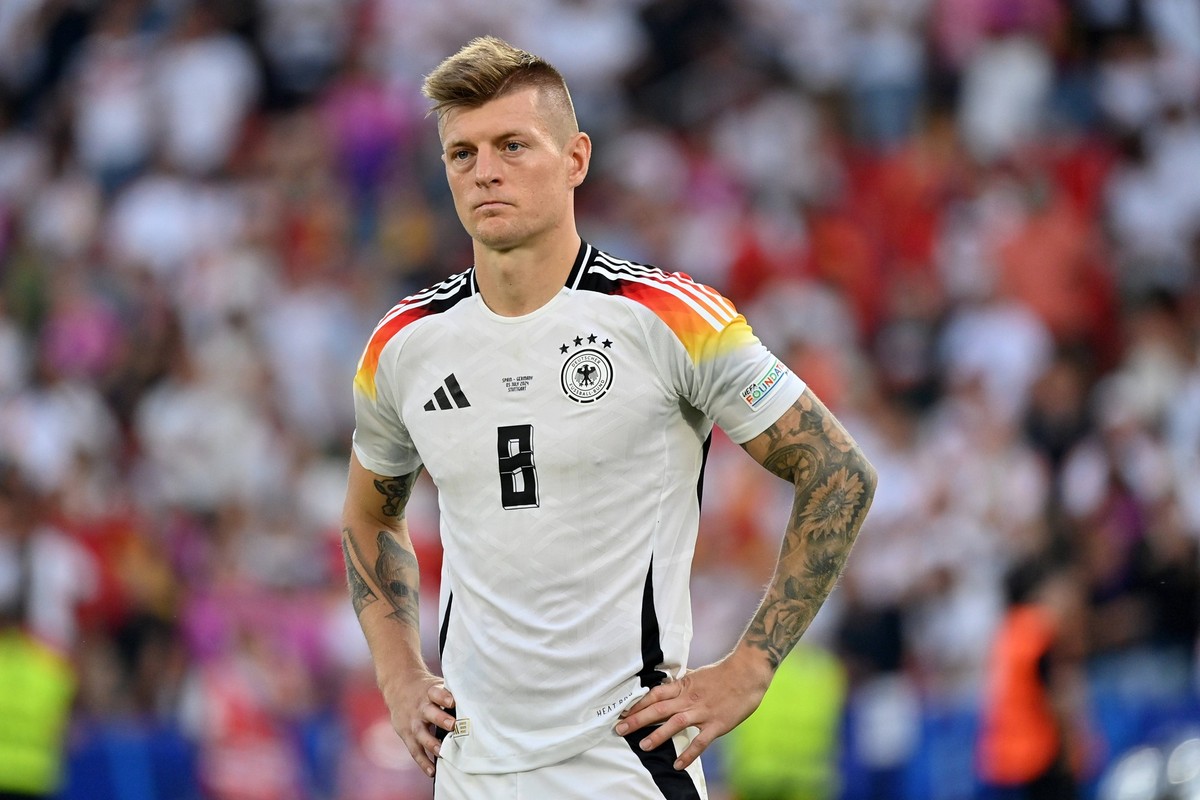 05.07.2024, xjrdrx, Fussball EM 2024 1/4 Finale, Deutschland - Spanien emspor, v.l. traurig, entt�uscht, frustriert, niedergeschlagen Toni Kroos Deutsche Fussball Nationalmannschaft DFB DFL/DFB REGULA ...