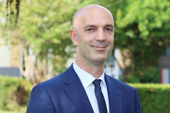 Prof Dr. Dr. Jonas Schmidt Chanasit in Hamburg am 05.08 & 06.08.2021 beim Euro Minds Wirtschaftsgipfel in der Bucerius Law School in Hamburg Kamerablick Das Bild wurde elektronisch bearbeitet.