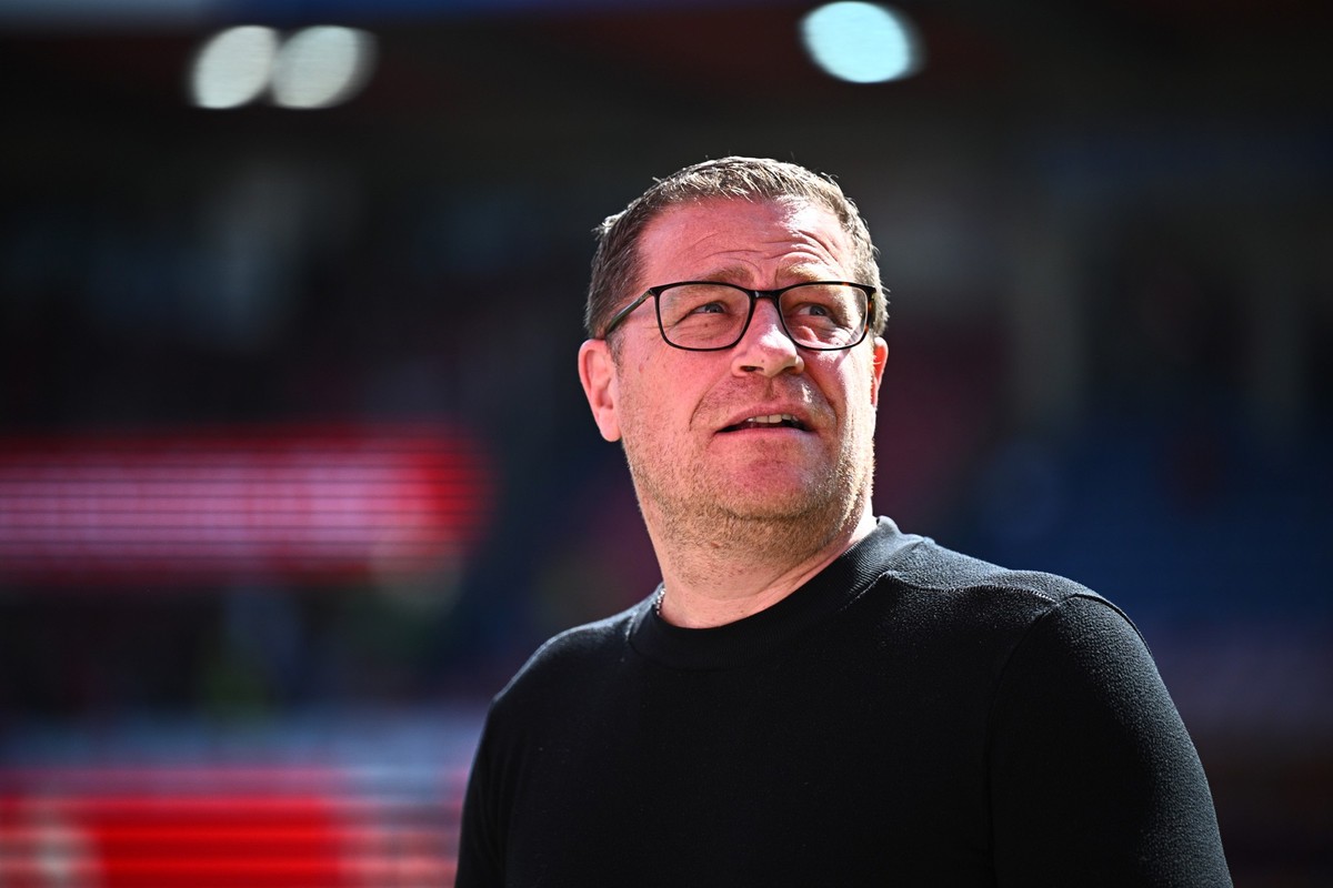 ARCHIV - 06.04.2024, Baden-W�rttemberg, Heidenheim: Fu�ball: Bundesliga, 1. FC Heidenheim - Bayern M�nchen, 28. Spieltag, Voith-Arena. M�nchens Sportvorstand Max Eberl kommt ins Stadion. Nach der Absa ...