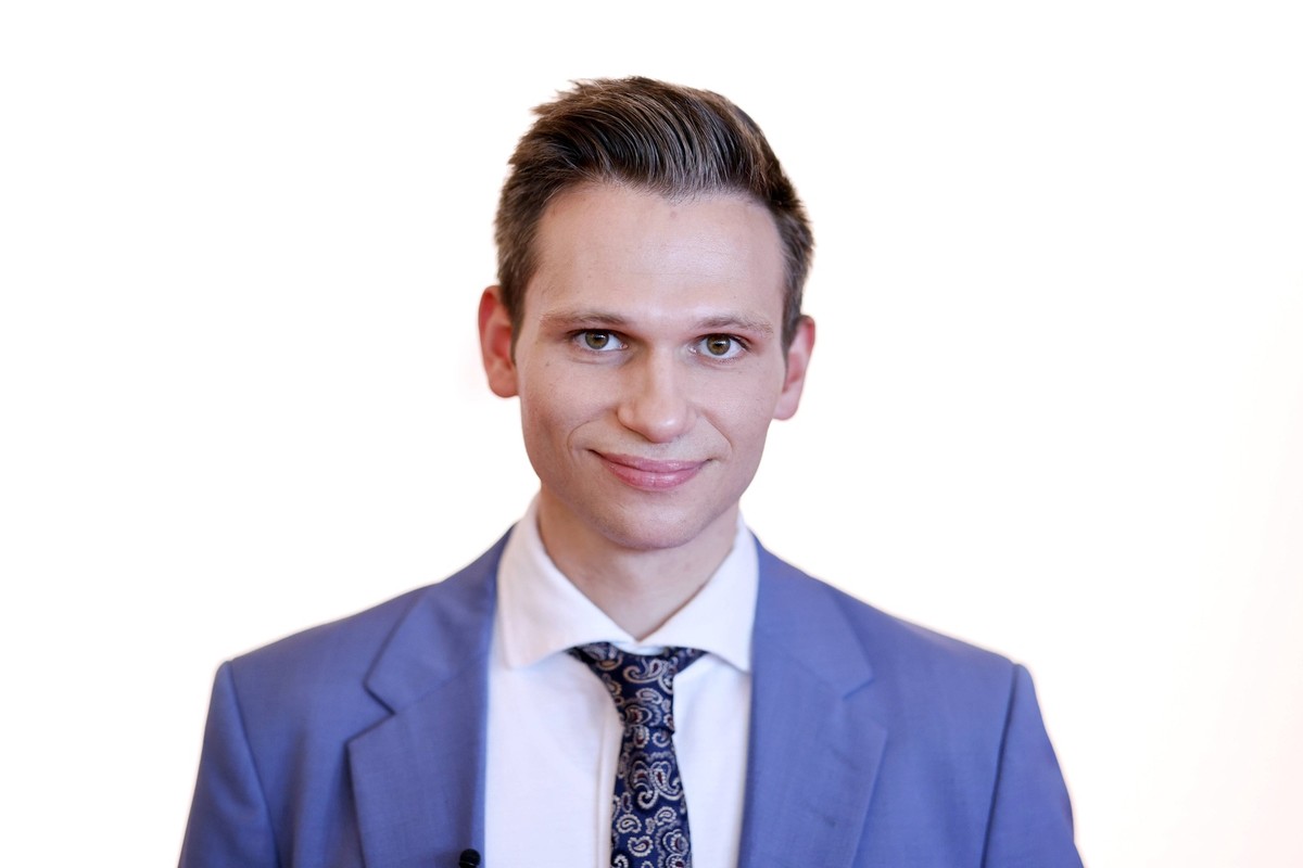 Komiker und Autor Fabian Köster bei der Verleihung des Staatspreises des Landes NRW an Bundeskanzlerin a. D. Dr. Angela Merkel in der Flora. Köln, 16.05.2023 NRW Deutschland *** Comedian and author Fa ...