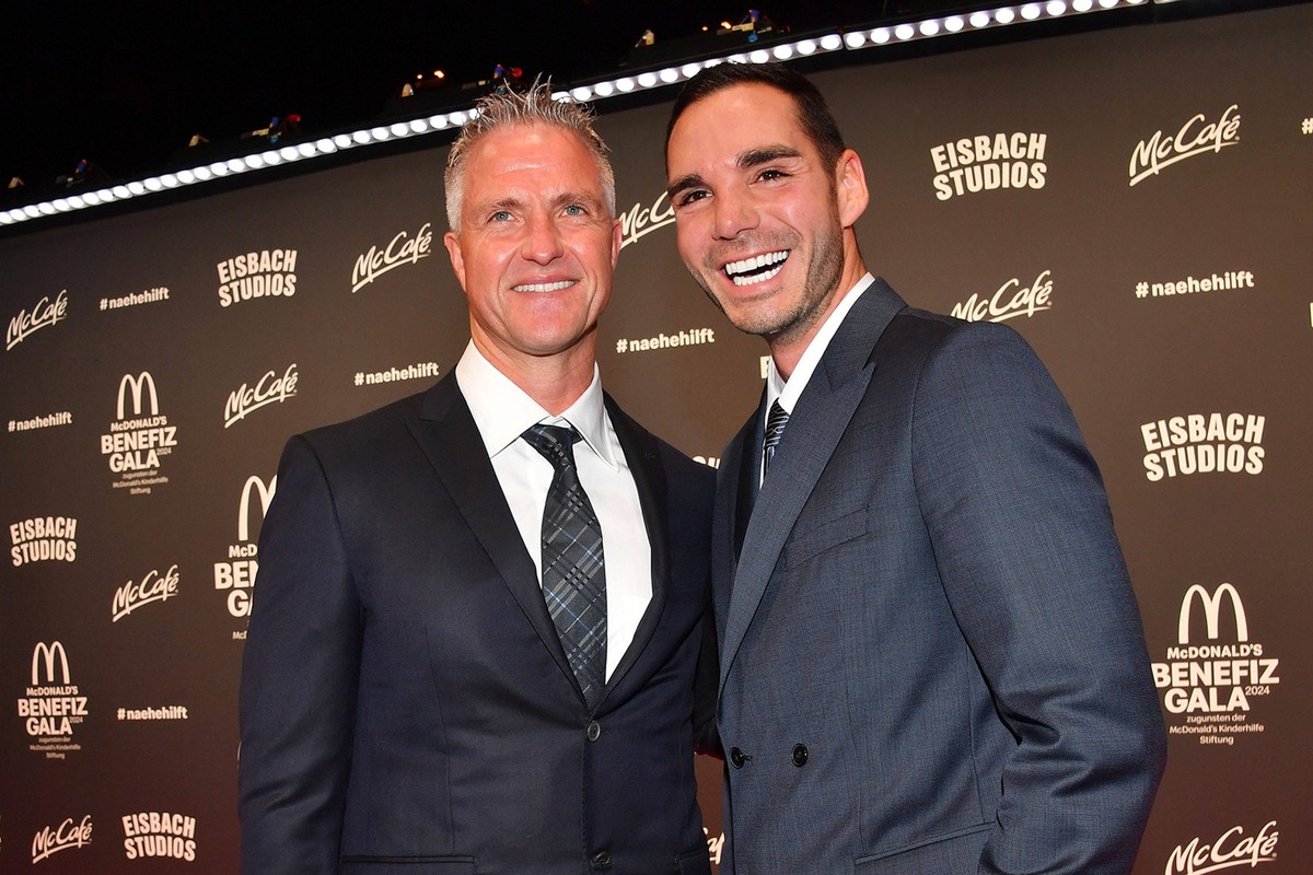 Ralf Schumacher und Etienne Bousquet-Cassagne bei der Benefiz Gala zugunsten der McDonalds Kinderhilfe Stiftung am 26.10.2024 in Muenchen McDonalds Benefiz Gala 2024 in Muenchen *** Ralf Schumacher an ...