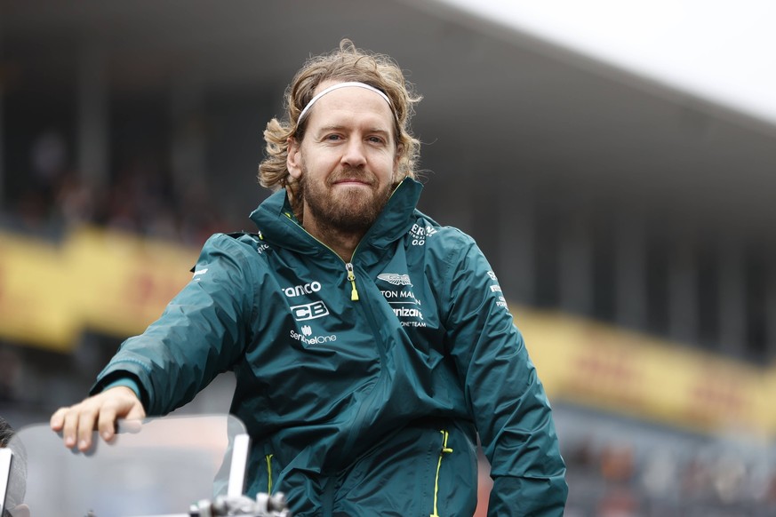 RECORD DATE NOT STATED Formula 1 2022: Japanese GP SUZUKA, JAPAN - OCTOBER 09: Sebastian Vettel, Aston Martin drivers parade during the Japanese GP at Suzuka on Sunday October 09, 2022 in Suzuka, Japa ...