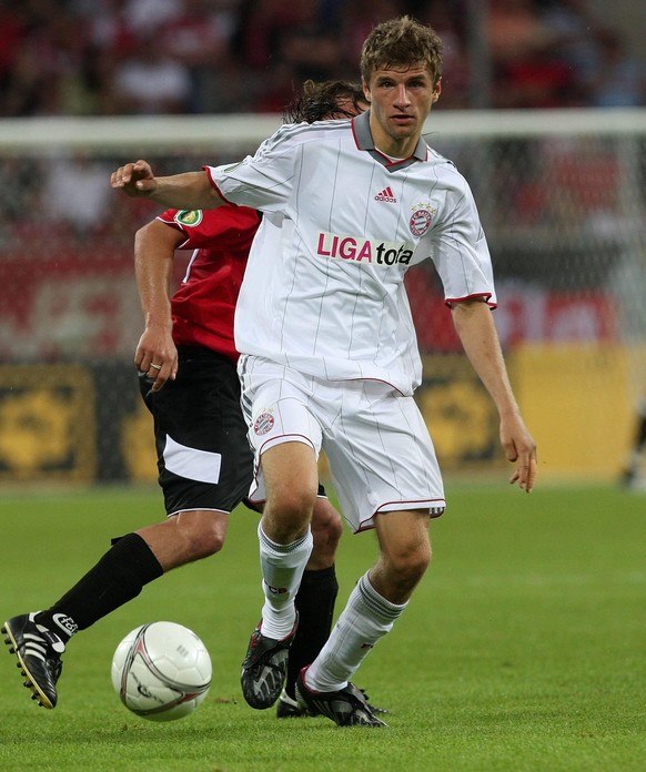 Thomas Müller debütierte mit 19 Jahren im DFB-Pokal gegen die Spielvereinigung Neckarelz.