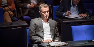 AfD-Politiker verbreitet Schmäh-Karikatur – und will von Antisemitismus nichts wissen