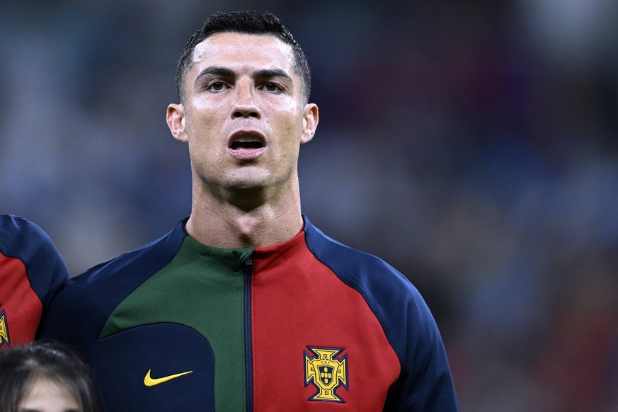 RONALDO Cristiano Kapitaen Team Portugal FIFA World Cup, WM, Weltmeisterschaft, Fussball 2022 in Katar Vorrundenspiel Gruppe H Portugal - Uruguay am 28.11.2022 im Lusail Stadion DFL REGULATIONS PROHIB ...