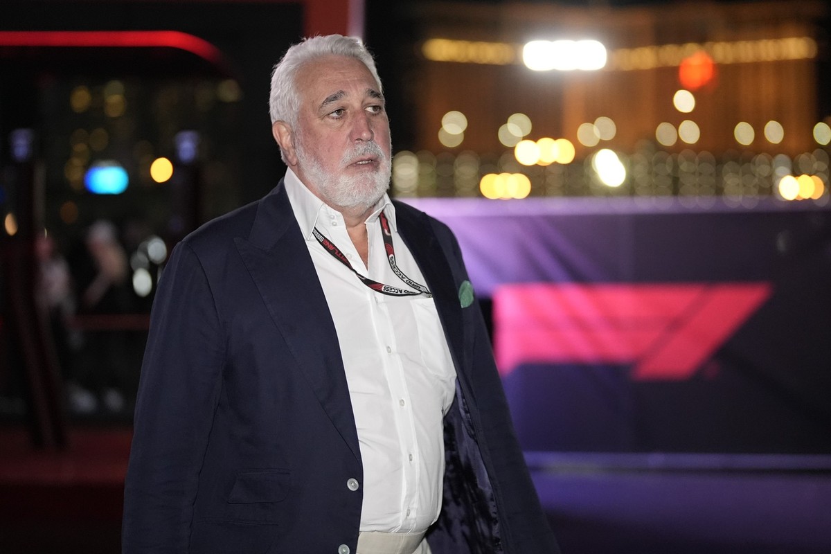 Lawrence Stroll arrives before the final practice session for the Formula One Las Vegas Grand Prix auto race, Friday, Nov. 17, 2023, in Las Vegas. (AP Photo/Nick Didlick)