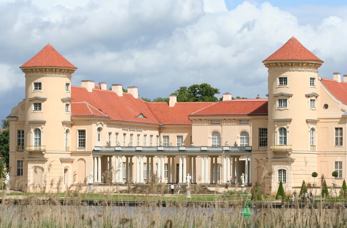Dieses Schloss kostet vermutlich noch etwas mehr als eine Altbauwohnung in Prenzlauer Berg.