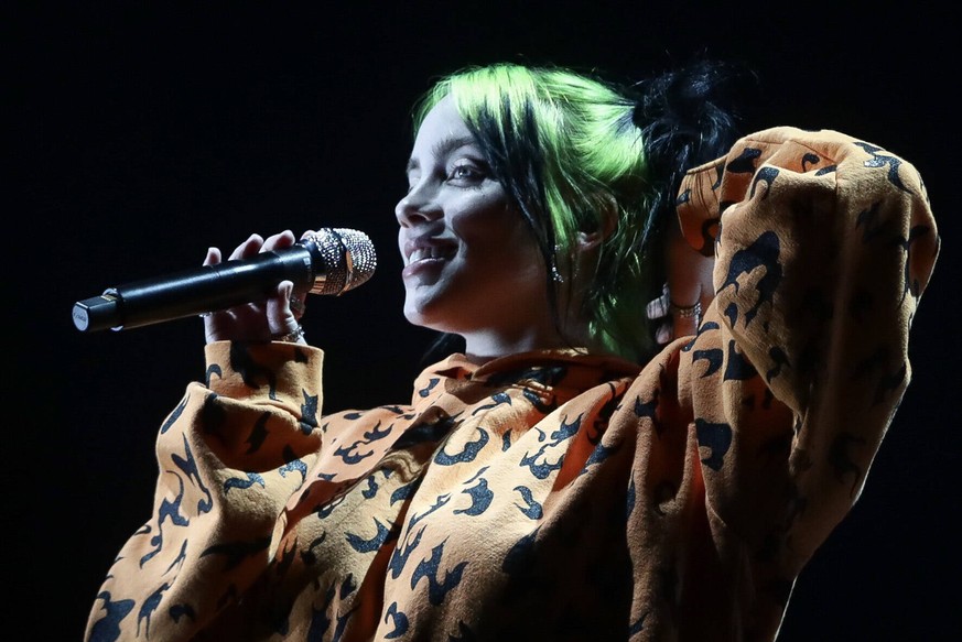 November 18, 2019: EUM20191118ESP03.JPG.CIUDAD DE MEXICO MusicMusica-Corona.- La cantante y compositora estadounidense Billie Eilish durante su presentacion en el Corona Capital el 17 de noviembre de  ...