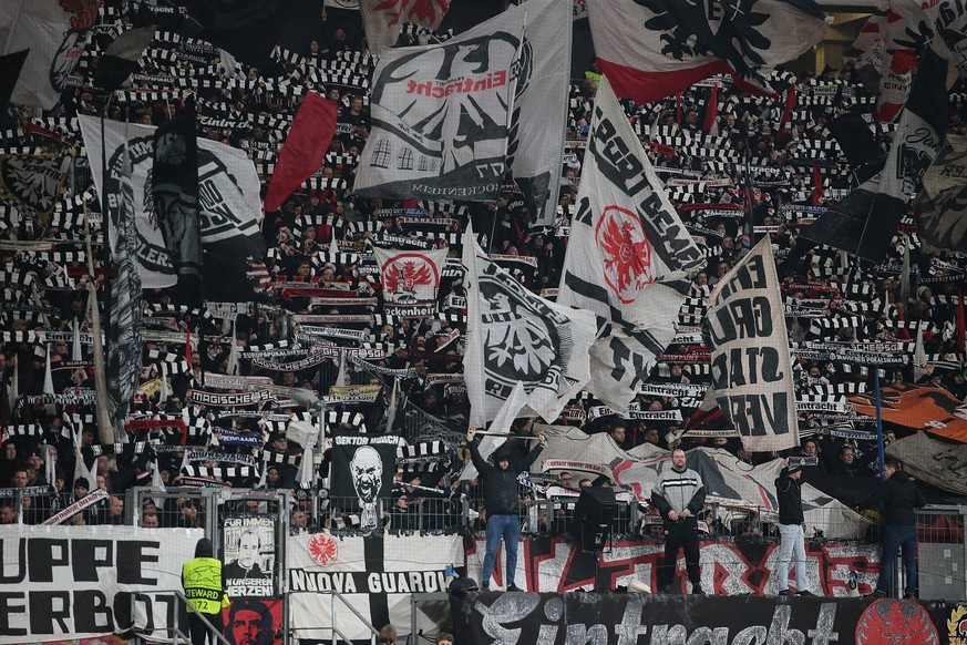 21.02.2023, xovx, Fußball UEFA Champions League, Eintracht Frankfurt - SSC Neapel Frankfurter Fans DFL/DFB REGULATIONS PROHIBIT ANY USE OF PHOTOGRAPHS as IMAGE SEQUENCES and/or QUASI-VIDEO emspor Fran ...