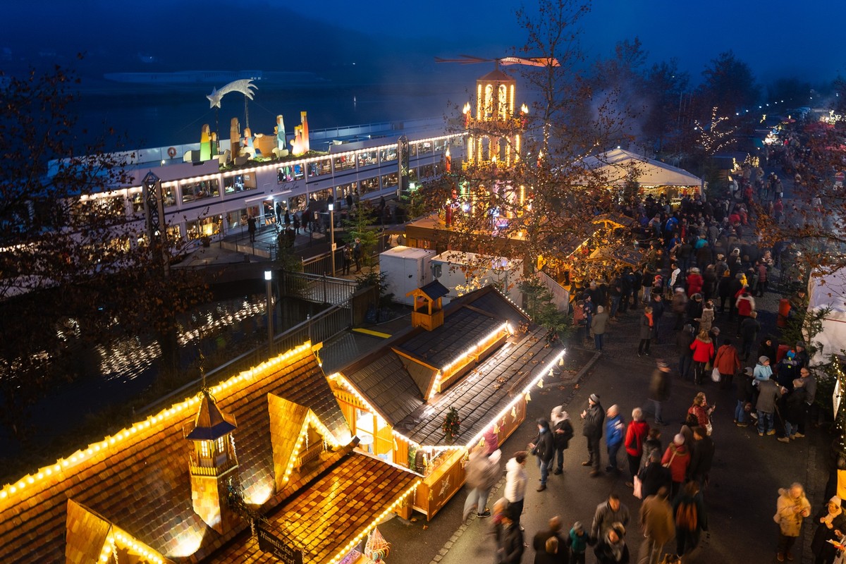 Schwimmender Weihnachtsmarkt Vilshofen