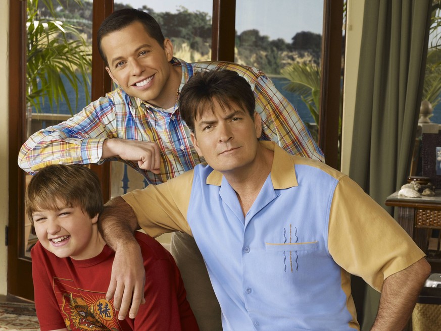 Angus T. Jones, Charlie Sheen, Jon Cryer Two and a Half Men Season 5 (2007 - 2008) Los Angeles CA PUBLICATIONxINxGERxSUIxAUTxONLY 31735_001

Angus T Jones Charlie Sheen Jon Cryer Two and a Half Men Se ...