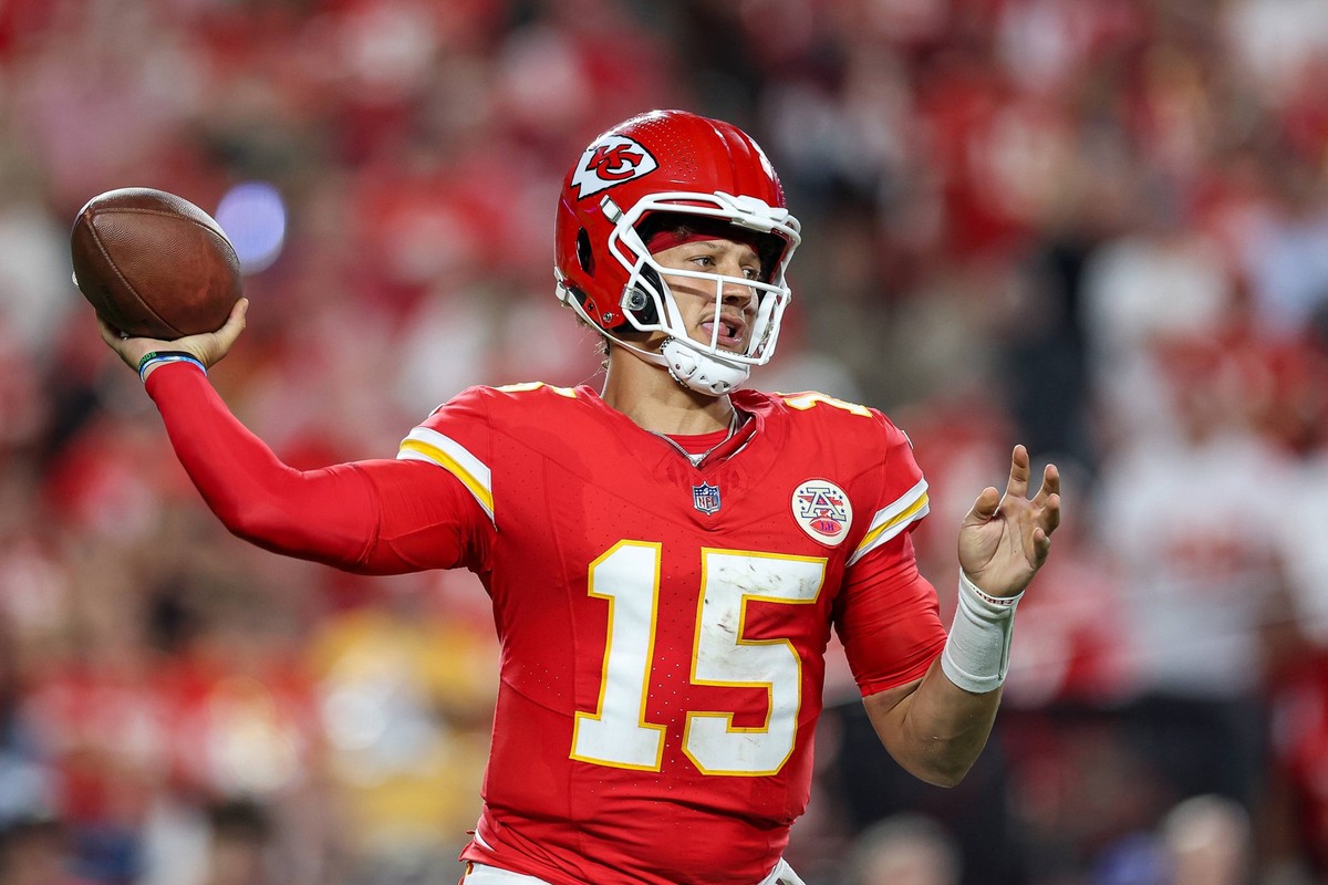 September 5, 2024: Kansas City Chiefs quarterback Patrick Mahomes 15 throws a pass during the second half against the Baltimore Ravens at GEHA Field at Arrowhead Stadium in Kansas City, MO. /CSM Kansa ...