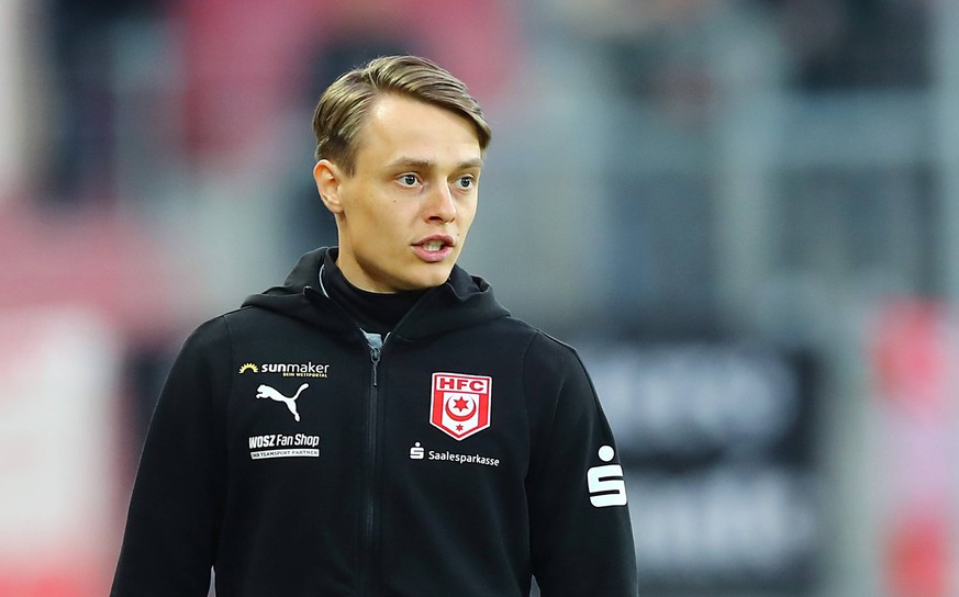Max Bergmann arbeitet seit 2019 für den Halleschen FC, fing in der Jugendabteilung an und trainiert mittlerweile als Co-Trainer die Profis.