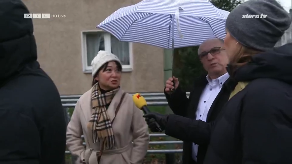 Diese beiden Besucher des AfD-Neujahrsempfangs finden nichts Schlimmes an den bekannt gewordenen "Remigrations"-Ideen.