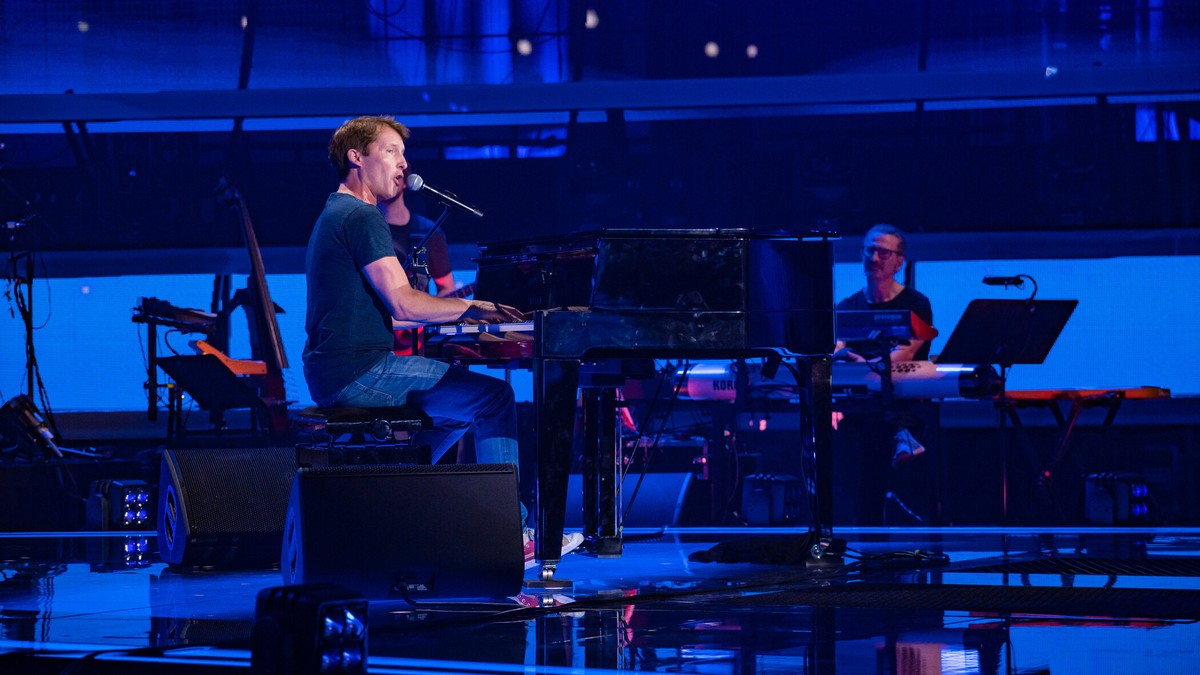 &quot;I am the artist formally known as James Blunt. And I am looking for a gig.&quot; - Weltstar James Blunt ueberrascht die Coaches mit seiner Blind Audition bei #TVOG 23 Millionen verkaufte Alben,  ...