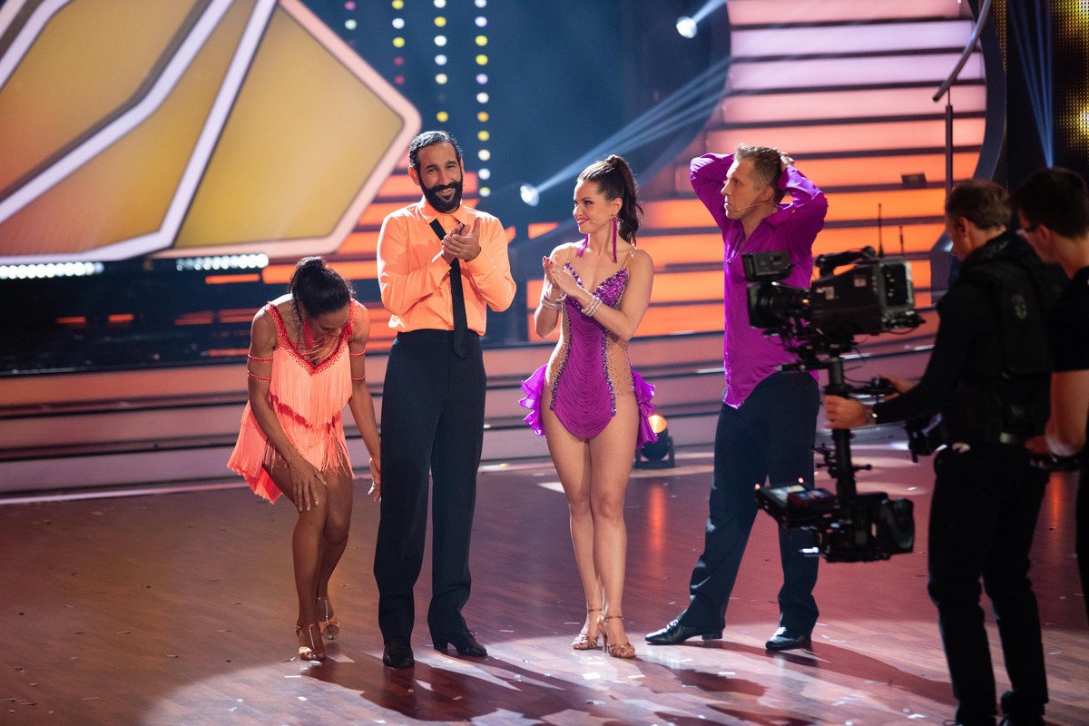 COLOGNE, GERMANY - MAY 17: (L-R) Barbara Becker, Massimo Sinato,
Christina Luft and Oliver Pocher during the 8th show of the 12th season of the television competition "Let's Dance" on ...