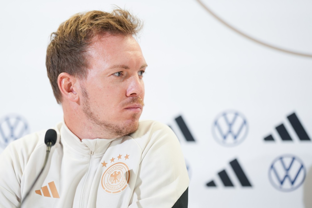 ARCHIV - 20.11.2023, �sterreich, Wien: Fu�ball: L�nderspiele, �sterreich - Deutschland, Abschlusspressekonferenz Deutschland im Ernst-Happel-Stadion. Julian Nagelsmann, Trainer von�Deutschland, reagie ...