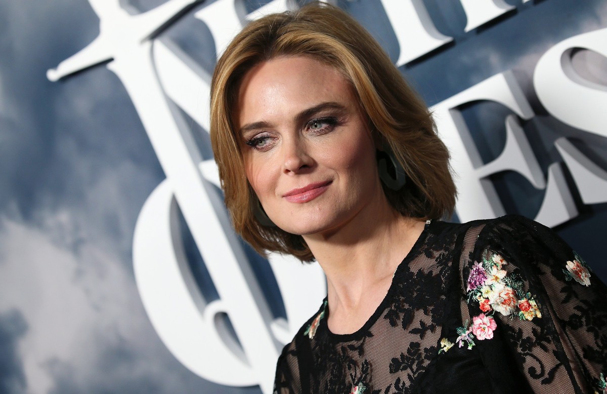 LOS ANGELES, CA - JANUARY 29: Emily Deschanel attends the premiere of Apple TV+'s "Mythic Quest: Raven's Banquet" at The Cinerama Dome on January 29, 2020 in Los Angeles, Californi ...