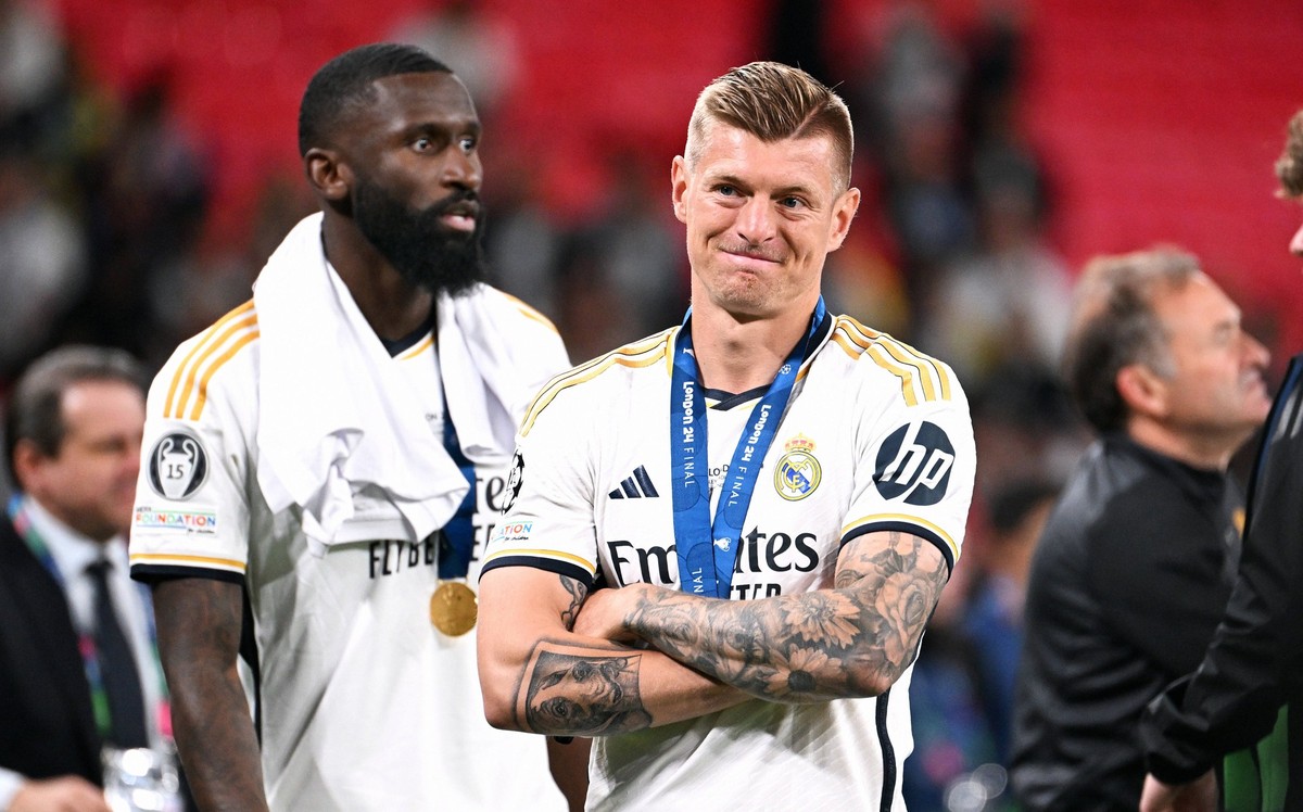 Fussball, Champions League Finale, Saison 2023/2024, Wembley Stadium London: Bor. Dortmund - Real Madrid 0:2 Toni Kroos RMA und Antonio R
