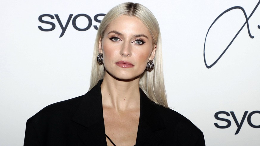 Lena Gercke beim Lena Gercke x Syoss Event im Neuen Wall. Hamburg, 28.10.2021 *** Lena Gercke at the Lena Gercke x Syoss Event at Neuer Wall Hamburg, 28 10 2021 Foto:xgbrcix/xFuturexImage