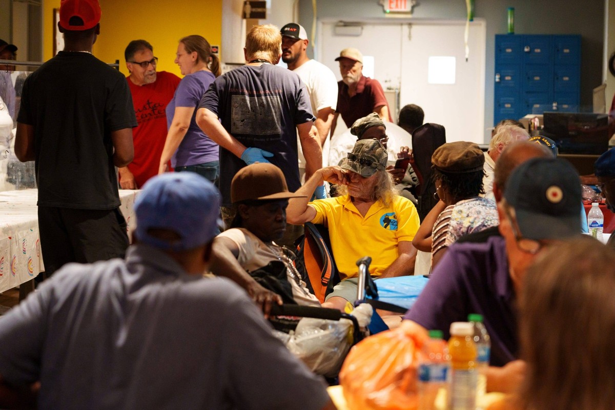 Syndication: Arizona Republic To escape the heat, people crowd Justa Center, which operates as a cooling center during a record-breaking heat wave on July 16, 2023, in Phoenix. , EDITORIAL USE ONLY PU ...
